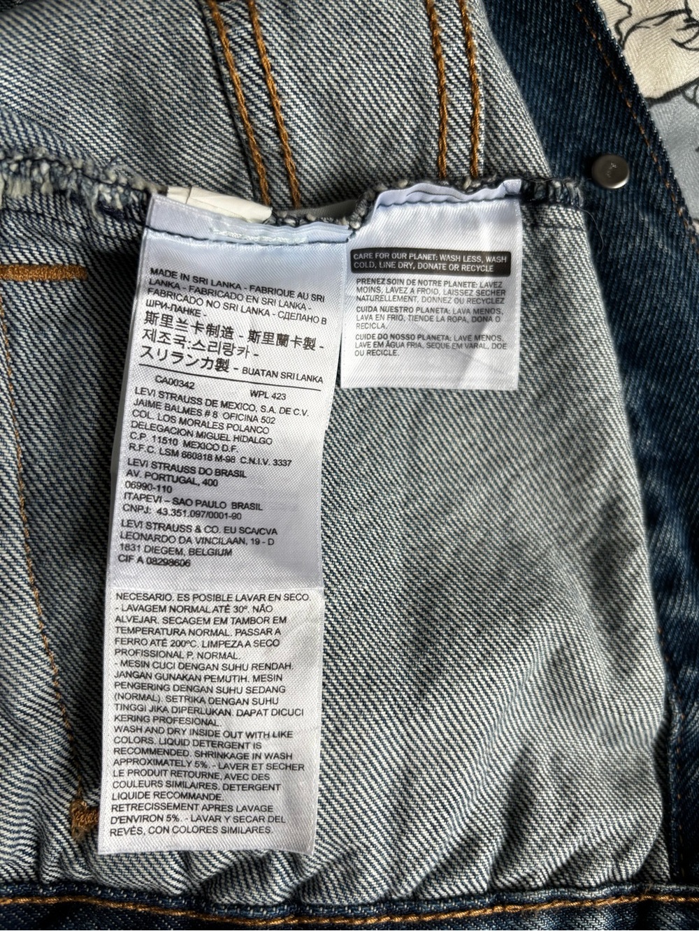 Levi's Blue Denim Trucker Jacket with Star Studs - Picture 4 of 8